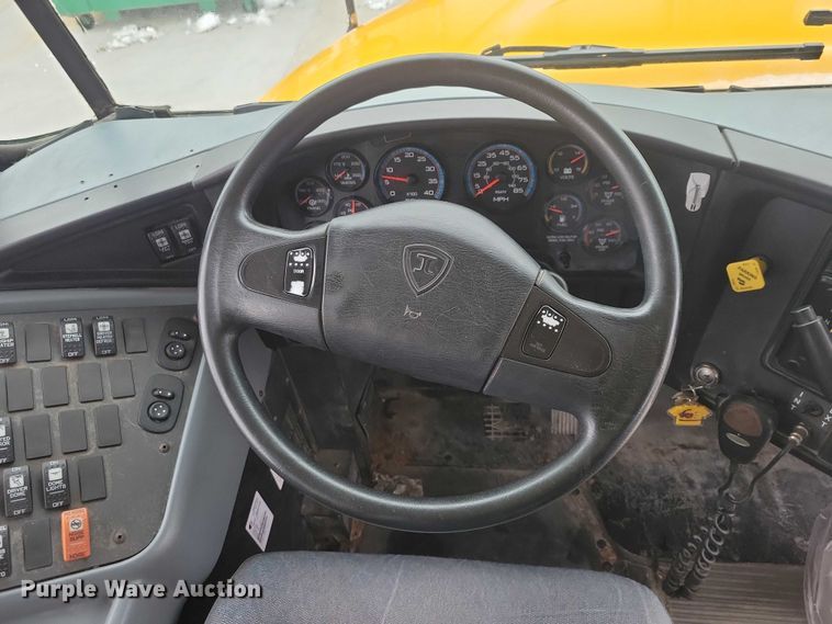 image for item NK9823 2013 IC PB105 school bus