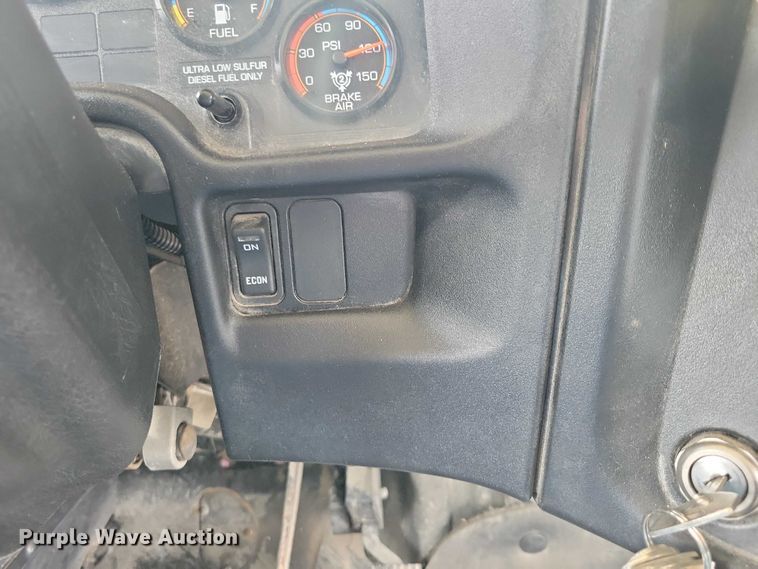 image for item NK9823 2013 IC PB105 school bus