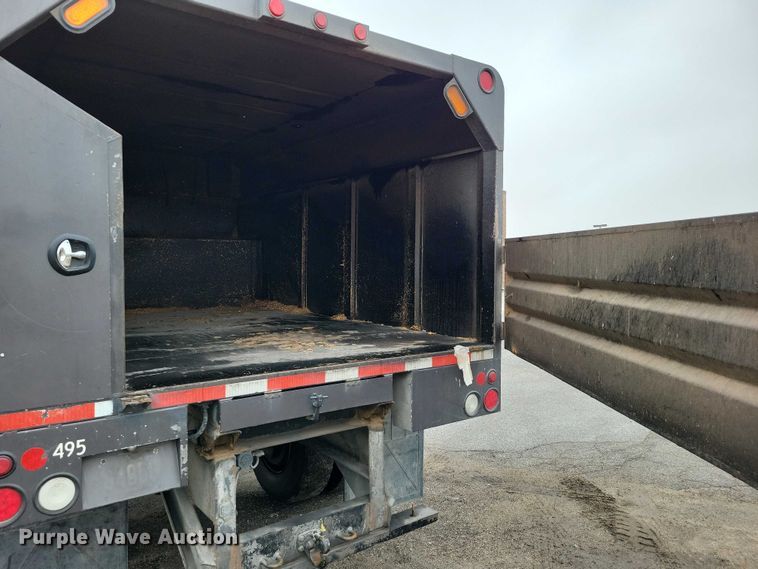 image for item NK9853 2007 International DuraStar 4400 chipper truck