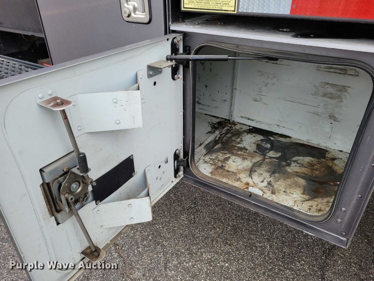 image for item NK9853 2007 International DuraStar 4400 chipper truck