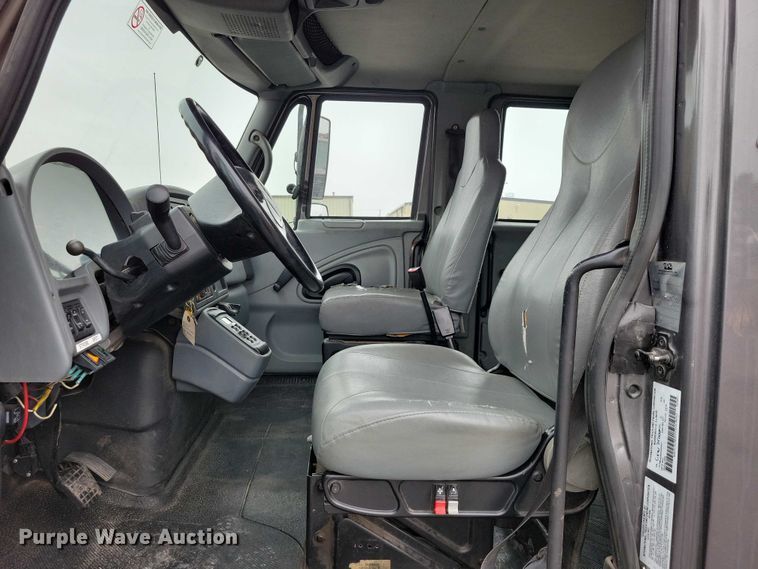 image for item NK9853 2007 International DuraStar 4400 chipper truck