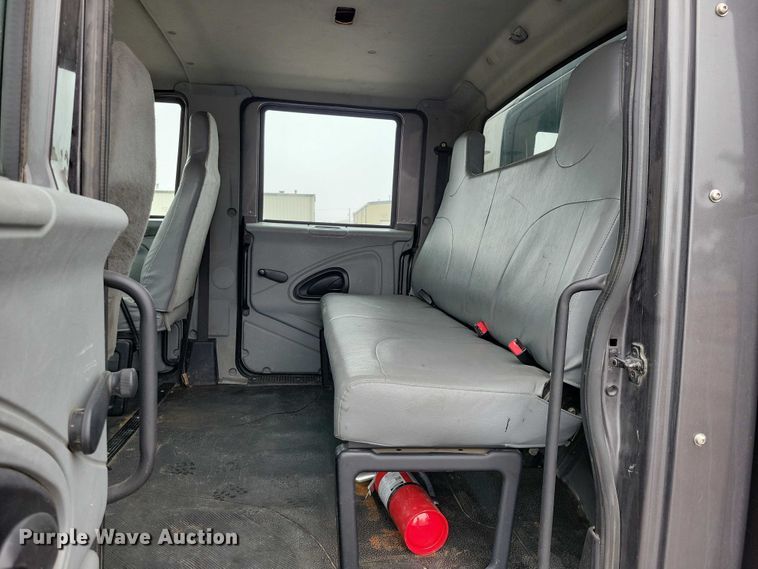 image for item NK9853 2007 International DuraStar 4400 chipper truck