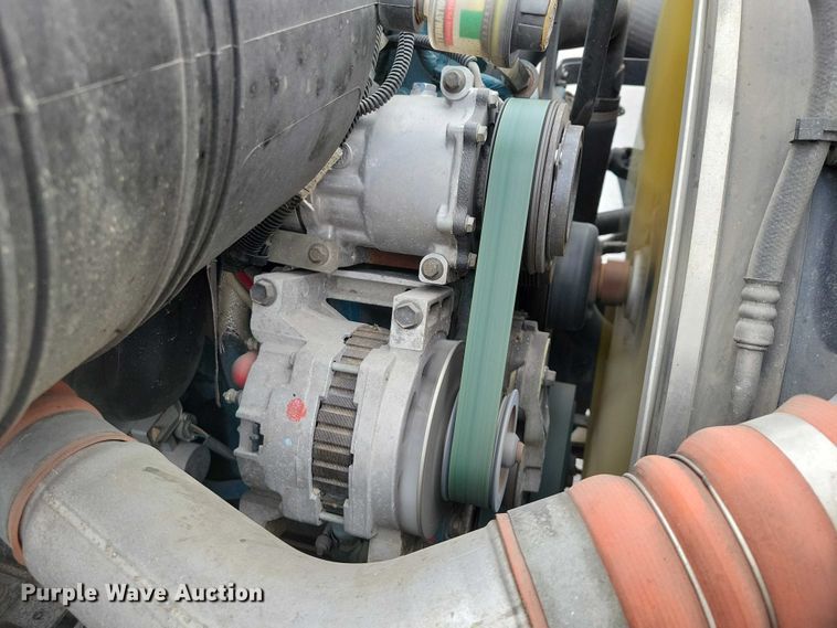 image for item NK9853 2007 International DuraStar 4400 chipper truck