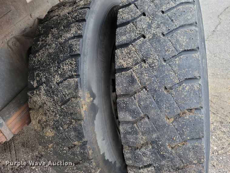 image for item NK9853 2007 International DuraStar 4400 chipper truck