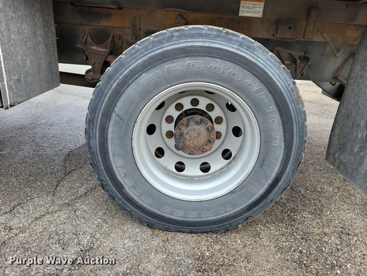 image for item NK9853 2007 International DuraStar 4400 chipper truck