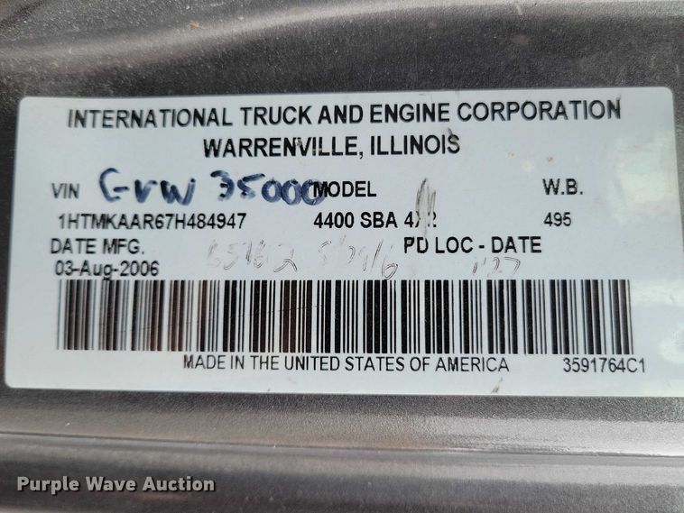 image for item NK9853 2007 International DuraStar 4400 chipper truck