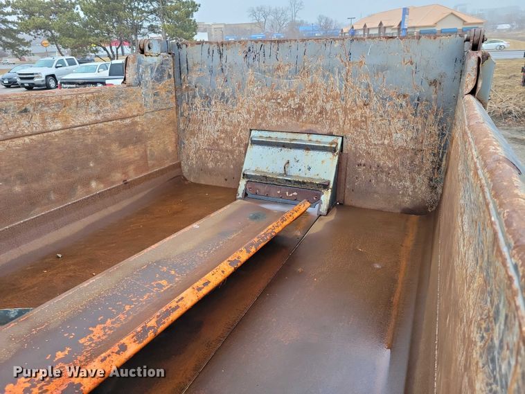 image for item NK9854 2014 Freightliner 108SD dump truck