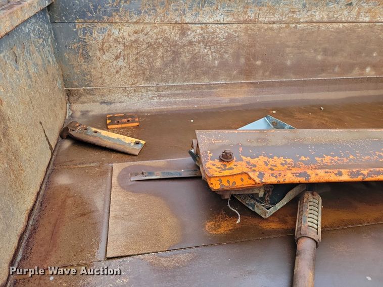 image for item NK9854 2014 Freightliner 108SD dump truck