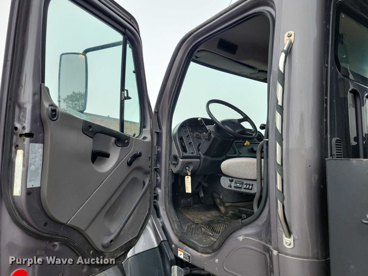 image for item NK9854 2014 Freightliner 108SD dump truck