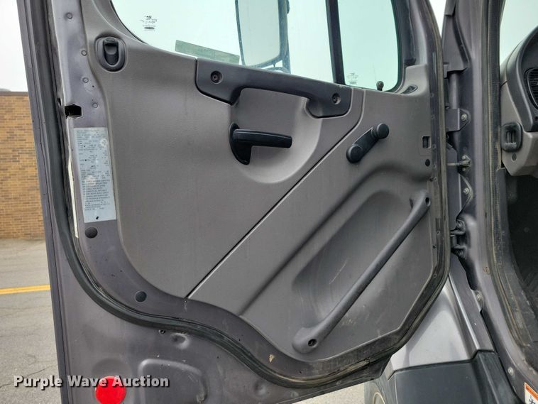 image for item NK9854 2014 Freightliner 108SD dump truck