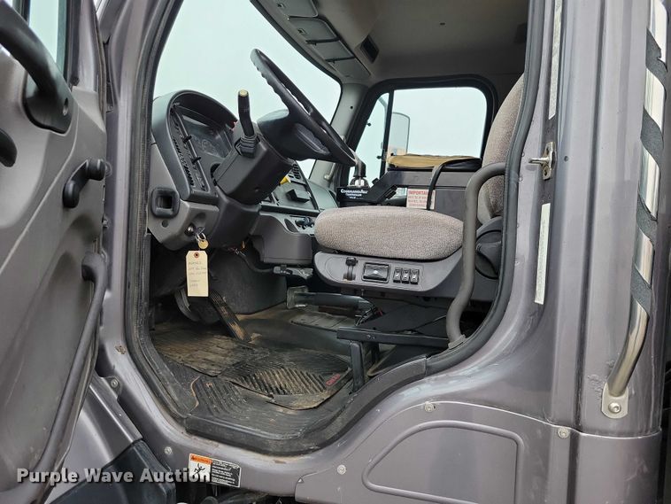 image for item NK9854 2014 Freightliner 108SD dump truck