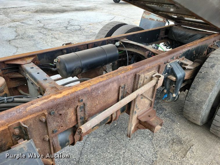 image for item NK9854 2014 Freightliner 108SD dump truck