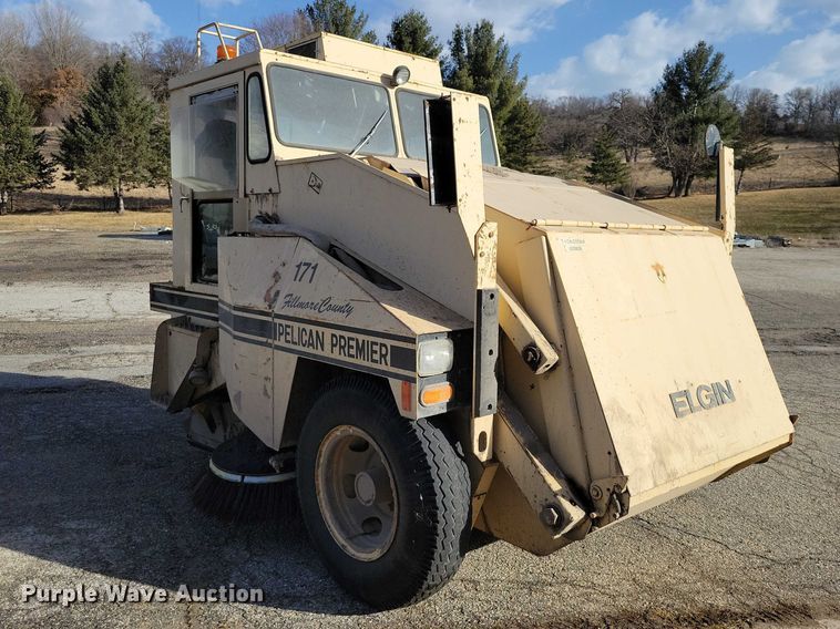 image for item NK9858 1983 Elgin Pelican Premier street sweeper truck