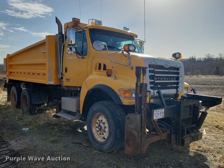 image for item NK9859 2007 Sterling L9500 dump truck