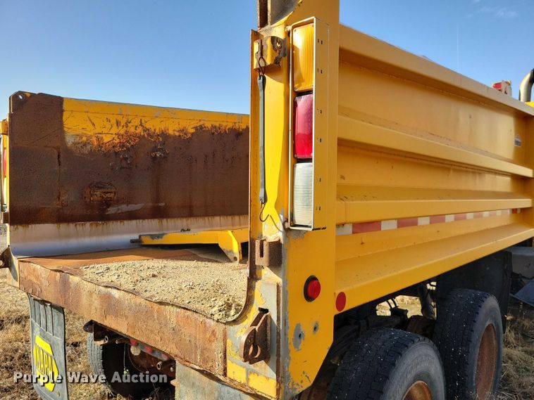 image for item NK9859 2007 Sterling L9500 dump truck