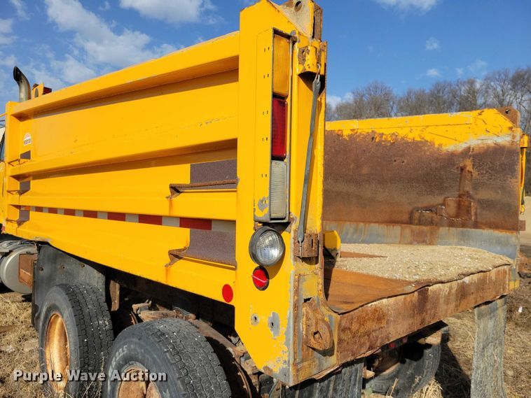 image for item NK9859 2007 Sterling L9500 dump truck