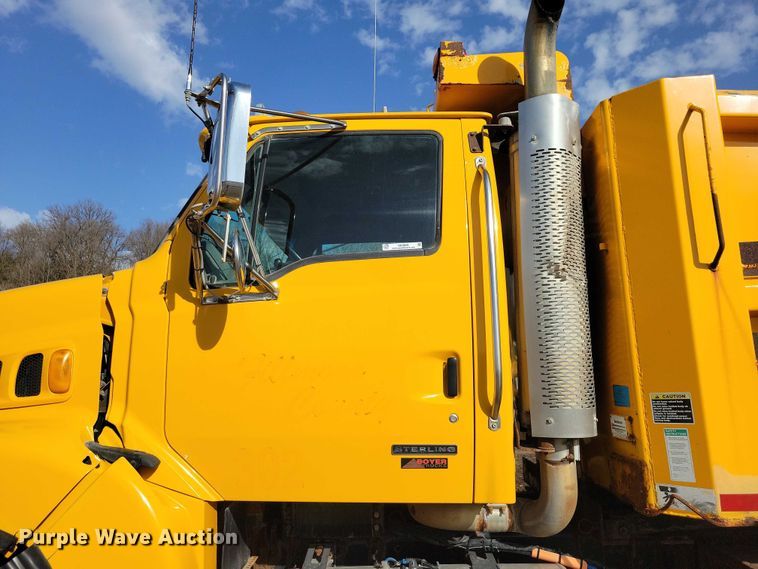 image for item NK9859 2007 Sterling L9500 dump truck