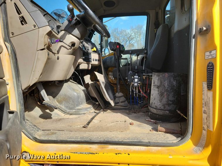 image for item NK9859 2007 Sterling L9500 dump truck