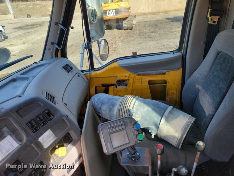 image for item NK9859 2007 Sterling L9500 dump truck