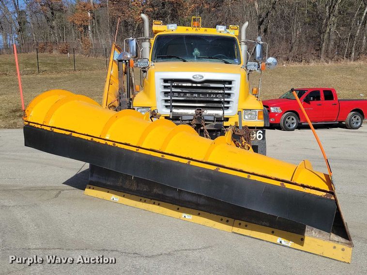 image for item NK9861 2005 Sterling L9500 dump truck