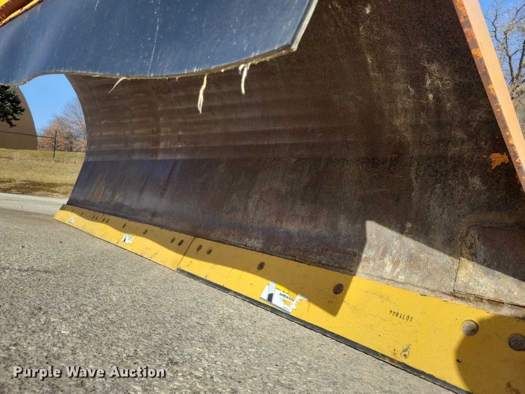 image for item NK9861 2005 Sterling L9500 dump truck