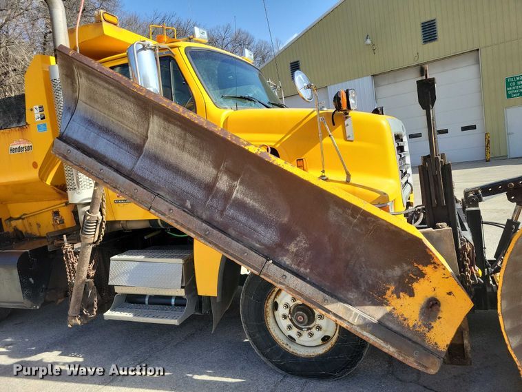 image for item NK9861 2005 Sterling L9500 dump truck