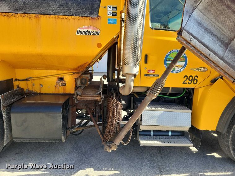 image for item NK9861 2005 Sterling L9500 dump truck