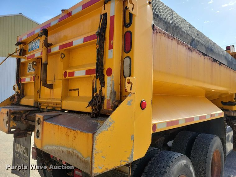 image for item NK9861 2005 Sterling L9500 dump truck