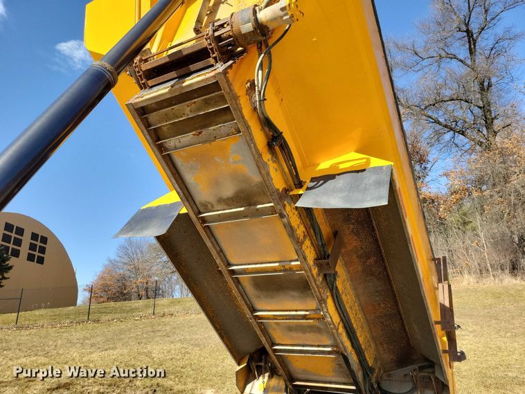 image for item NK9861 2005 Sterling L9500 dump truck