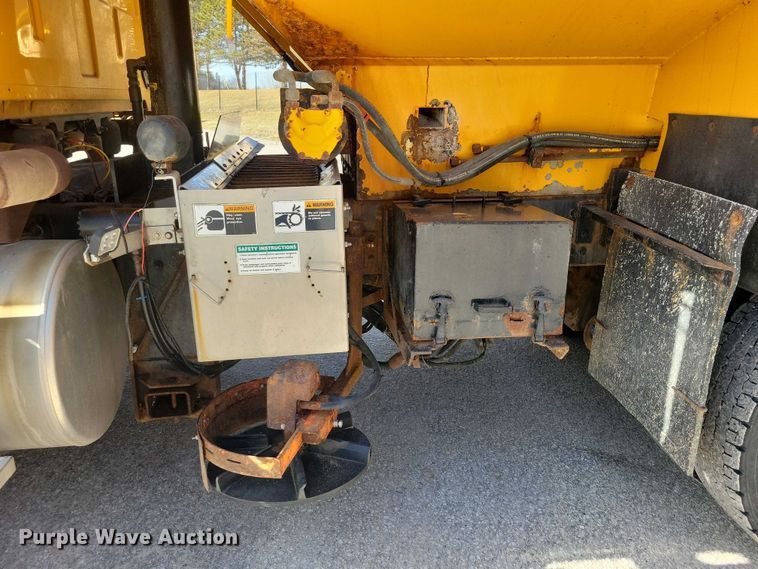 image for item NK9861 2005 Sterling L9500 dump truck