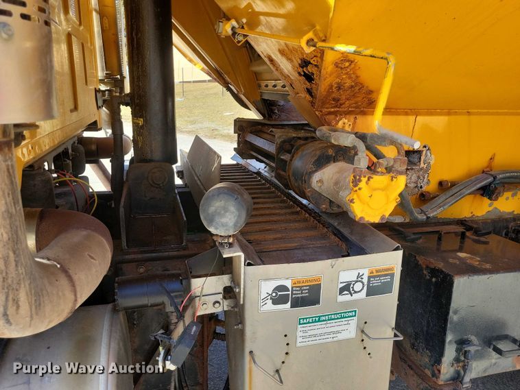 image for item NK9861 2005 Sterling L9500 dump truck