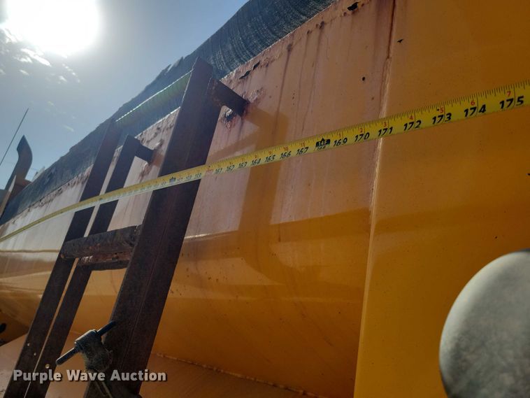 image for item NK9861 2005 Sterling L9500 dump truck