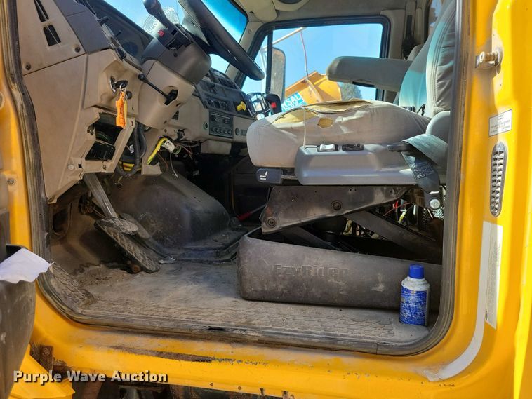 image for item NK9861 2005 Sterling L9500 dump truck