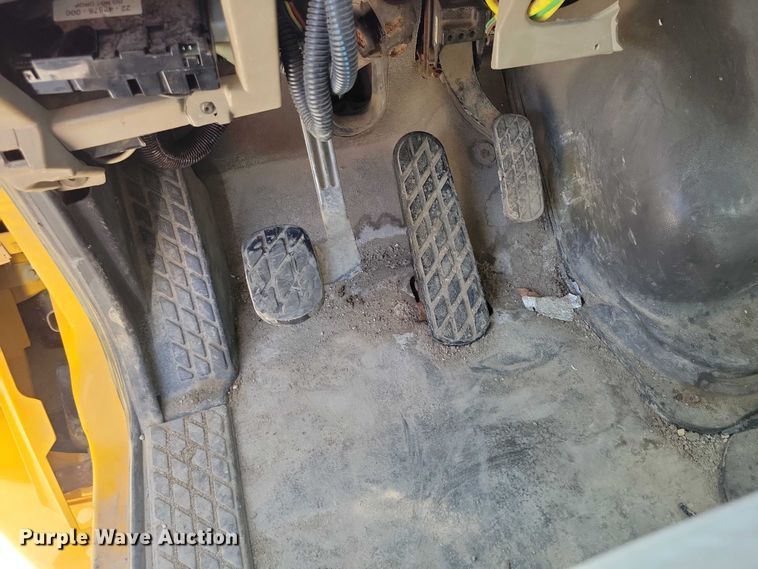 image for item NK9861 2005 Sterling L9500 dump truck