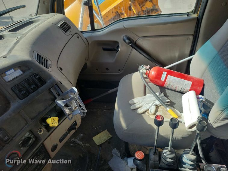 image for item NK9861 2005 Sterling L9500 dump truck