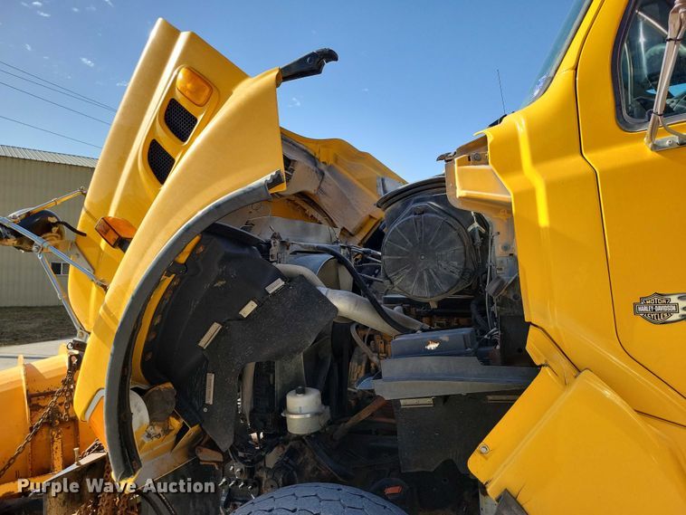 image for item NK9861 2005 Sterling L9500 dump truck