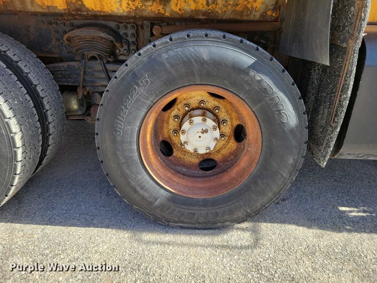 image for item NK9861 2005 Sterling L9500 dump truck