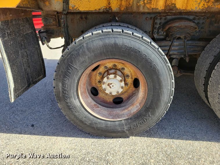 image for item NK9861 2005 Sterling L9500 dump truck