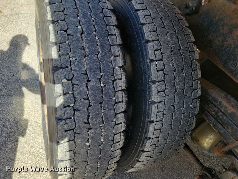 image for item NK9861 2005 Sterling L9500 dump truck