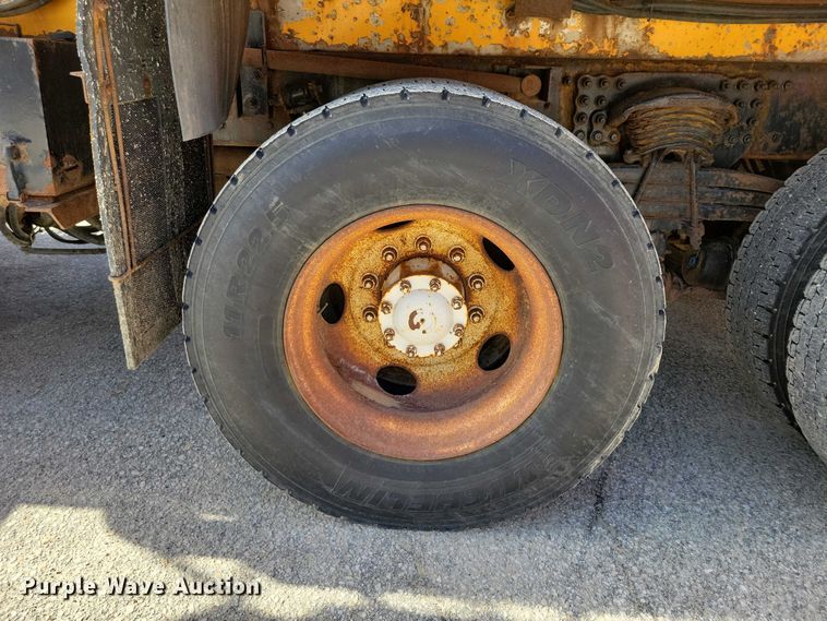 image for item NK9861 2005 Sterling L9500 dump truck