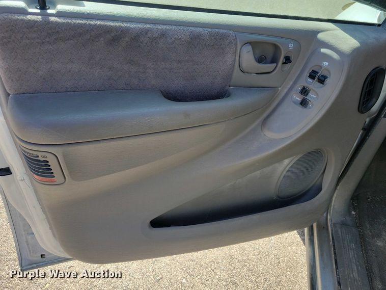 image for item NK9862 2001 Dodge Grand Caravan van