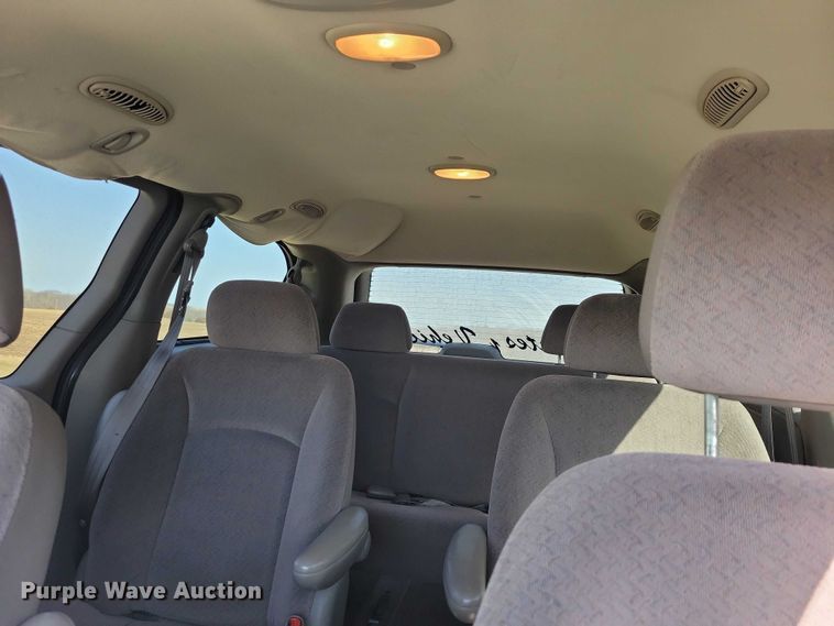 image for item NK9862 2001 Dodge Grand Caravan van
