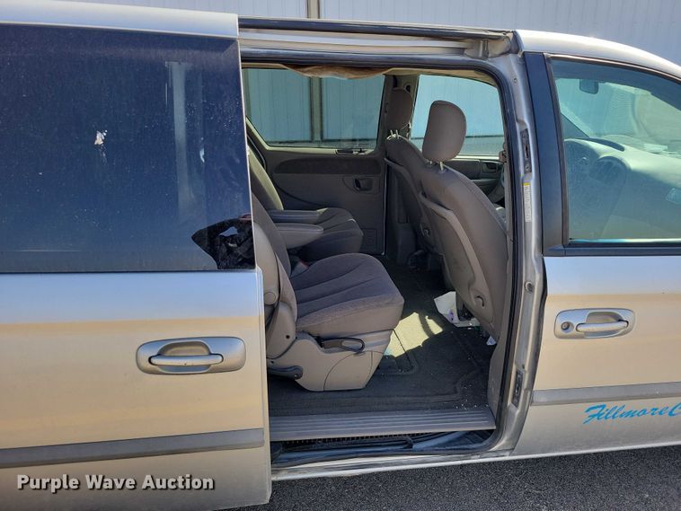 image for item NK9862 2001 Dodge Grand Caravan van