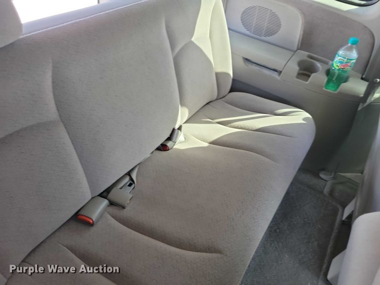 image for item NK9862 2001 Dodge Grand Caravan van