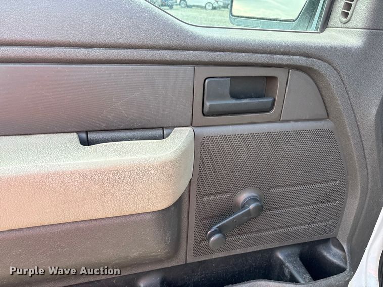 image for item YA2482 2010 Ford F150 XL pickup truck