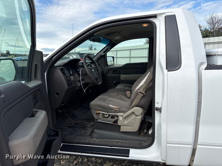 image for item YA2482 2010 Ford F150 XL pickup truck