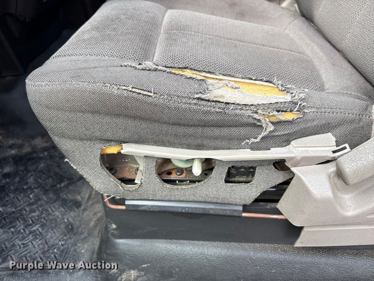 image for item YA2482 2010 Ford F150 XL pickup truck