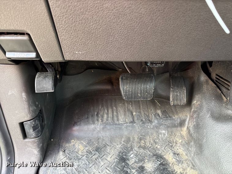 image for item YA2482 2010 Ford F150 XL pickup truck