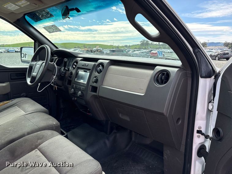 image for item YA2482 2010 Ford F150 XL pickup truck