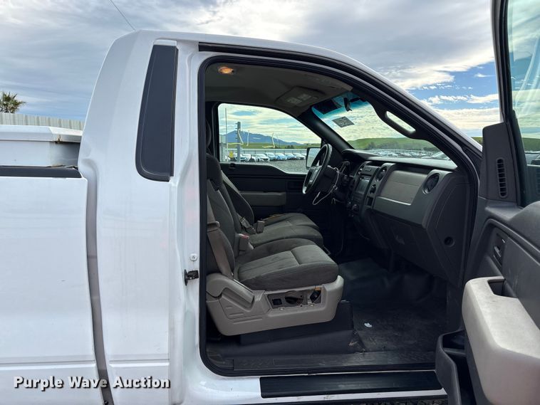 image for item YA2482 2010 Ford F150 XL pickup truck